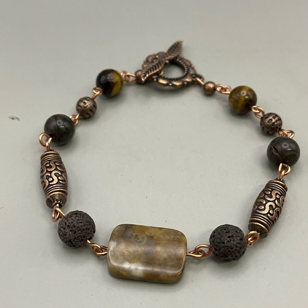 Elegant Beaded Essential Oil Bracelet with Copper Accents